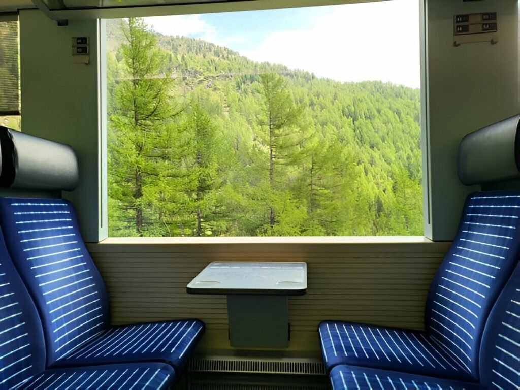 Rhaetian railway train