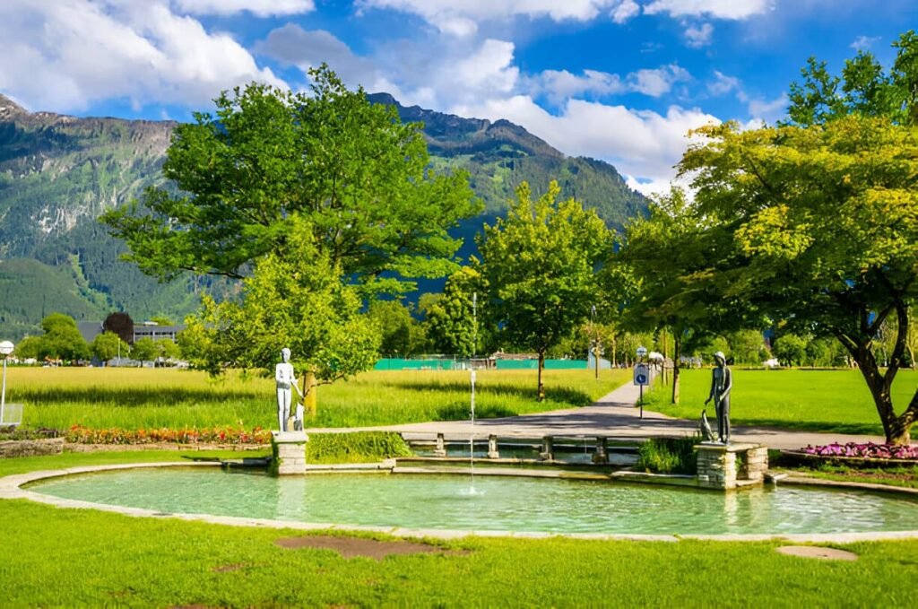 Switzerland Train Tour in Interlaken,